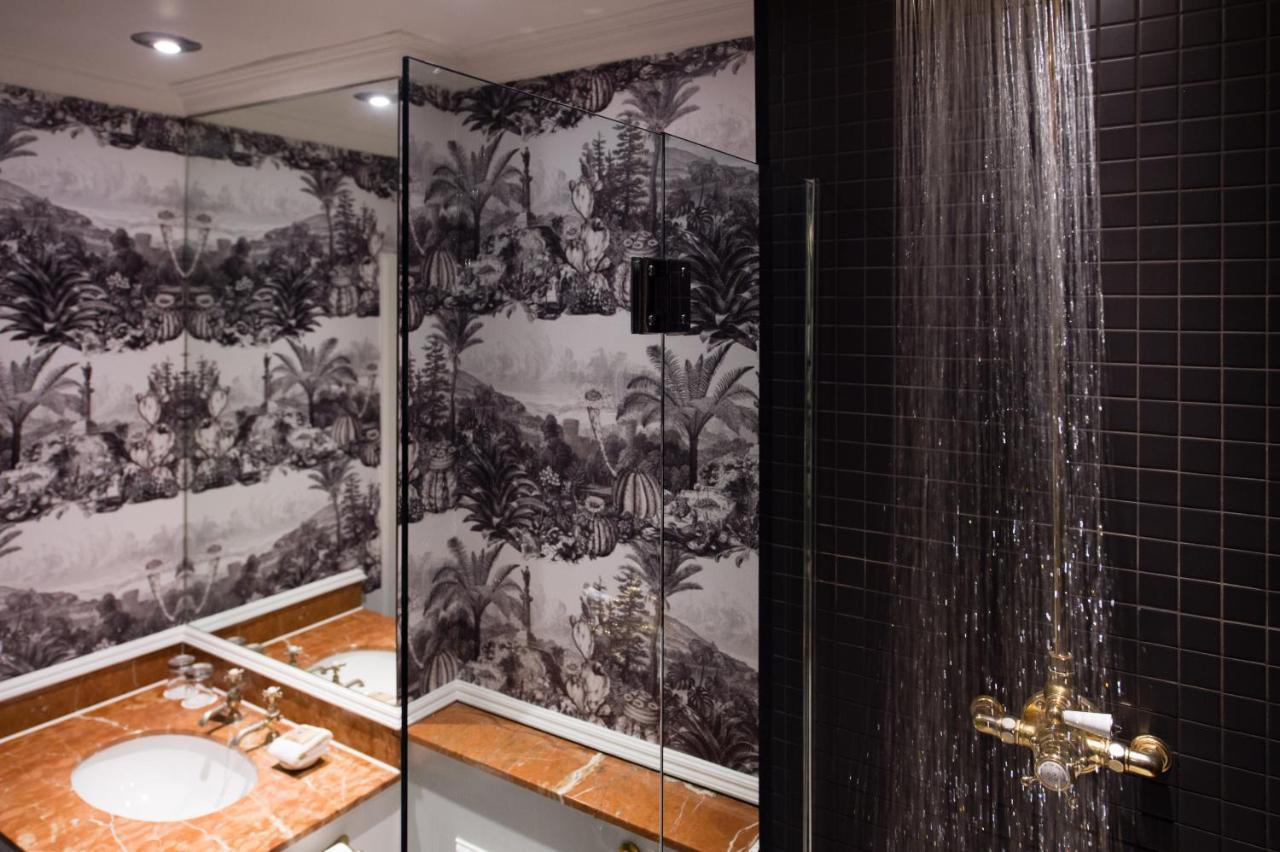 One Devonshire Gardens A Hotel Du Vin Glasgow Exterior foto A shower with a fixed shower head